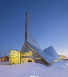Monique Corriveau图书馆(Monique Corriveau-Library)