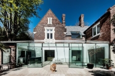 玻璃房（The Glass House）