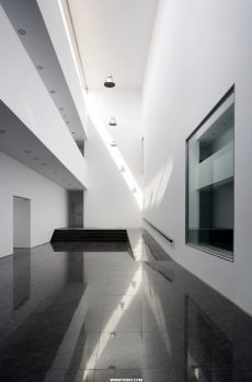 圣玛丽亚港新剧院（New Theatre in Santa Maria Port）
