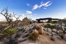 加利福尼亚州丝兰谷沙漠住宅（Black Desert House）
