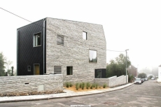 墙屋（Wall House）
