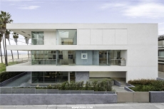 触发器住宅（Flip Flop House）