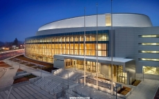 马修·奈特体育馆（Matthew Knight Arena）